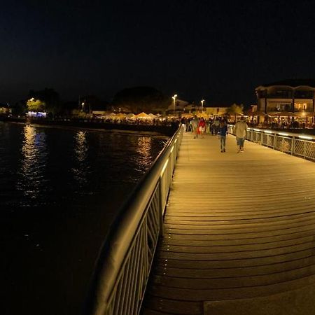 Appartement Ou Studio En Hyper Centre, Pour La Plage Et La Rue Pietonne Il Suffit De Traverser La Rue , Voir La Photo Principale Andernos-les-Bains Eksteriør bilde
