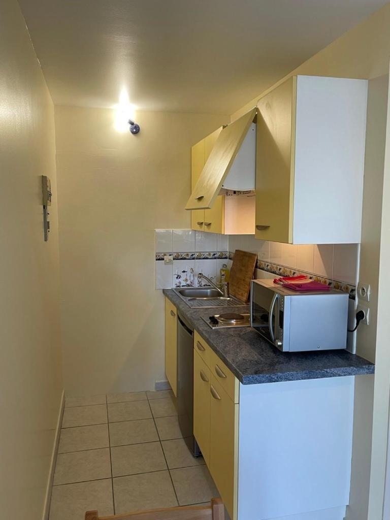 Appartement Ou Studio En Hyper Centre, Pour La Plage Et La Rue Pietonne Il Suffit De Traverser La Rue , Voir La Photo Principale Andernos-les-Bains Eksteriør bilde