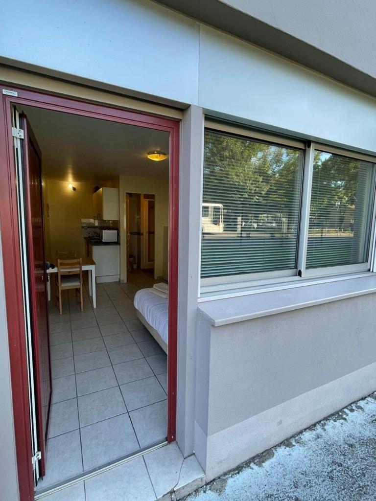 Appartement Ou Studio En Hyper Centre, Pour La Plage Et La Rue Pietonne Il Suffit De Traverser La Rue , Voir La Photo Principale Andernos-les-Bains Eksteriør bilde