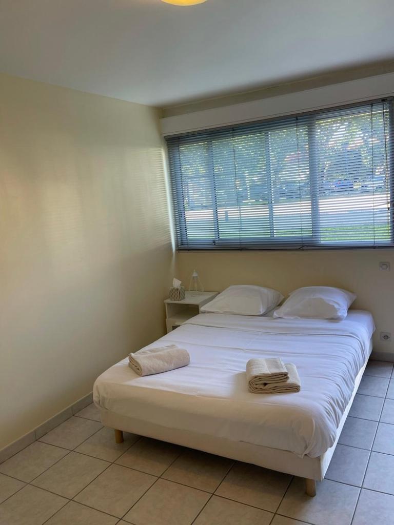 Appartement Ou Studio En Hyper Centre, Pour La Plage Et La Rue Pietonne Il Suffit De Traverser La Rue , Voir La Photo Principale Andernos-les-Bains Eksteriør bilde