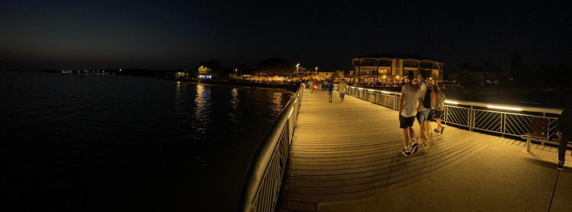 Appartement Ou Studio En Hyper Centre, Pour La Plage Et La Rue Pietonne Il Suffit De Traverser La Rue , Voir La Photo Principale Andernos-les-Bains Eksteriør bilde