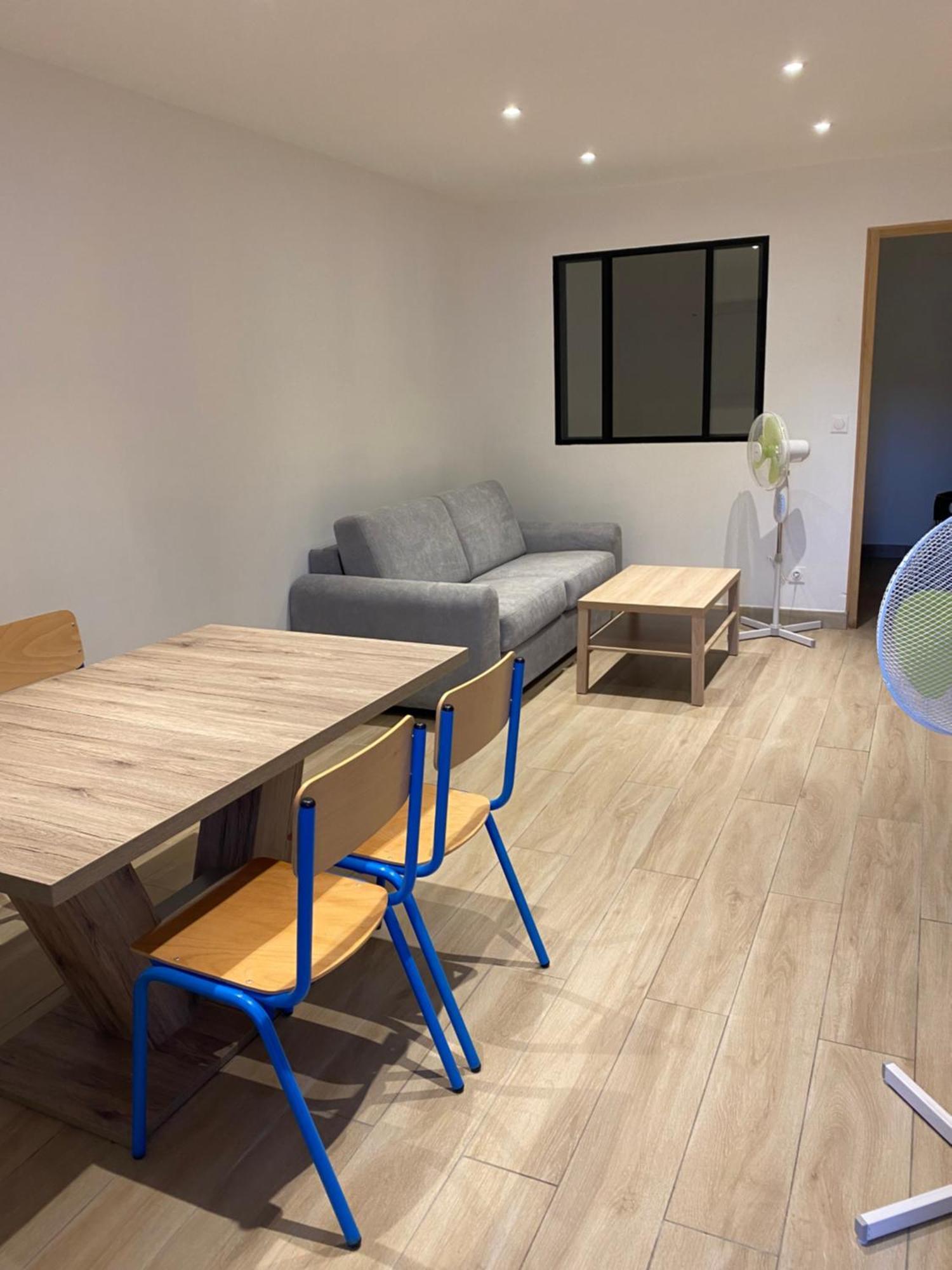 Appartement Ou Studio En Hyper Centre, Pour La Plage Et La Rue Pietonne Il Suffit De Traverser La Rue , Voir La Photo Principale Andernos-les-Bains Eksteriør bilde