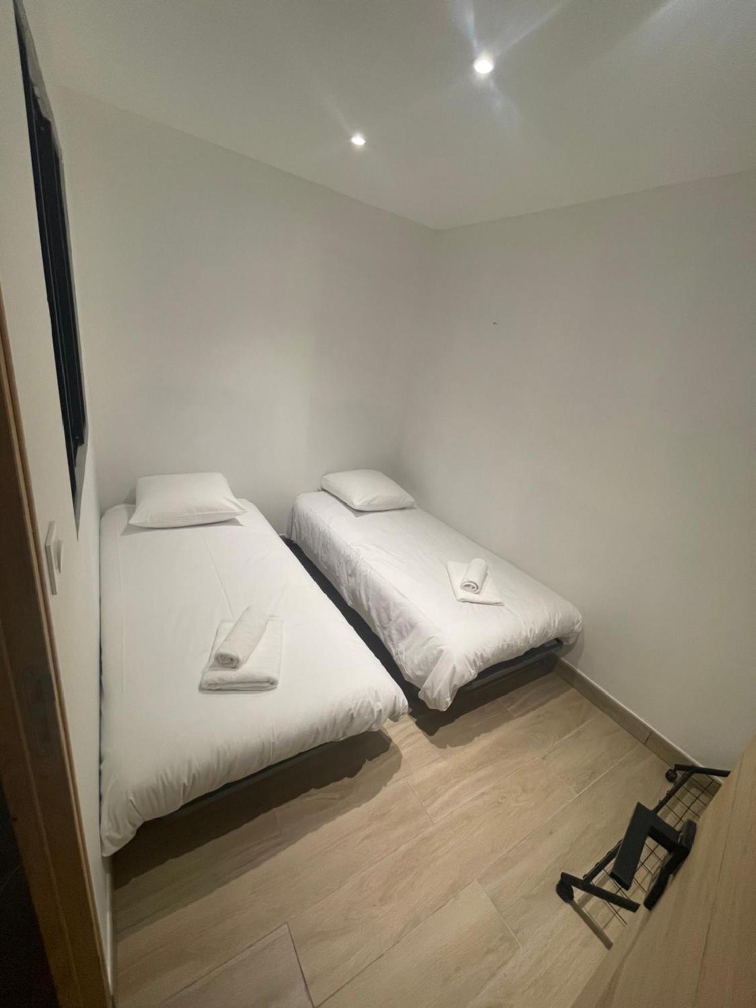 Appartement Ou Studio En Hyper Centre, Pour La Plage Et La Rue Pietonne Il Suffit De Traverser La Rue , Voir La Photo Principale Andernos-les-Bains Eksteriør bilde