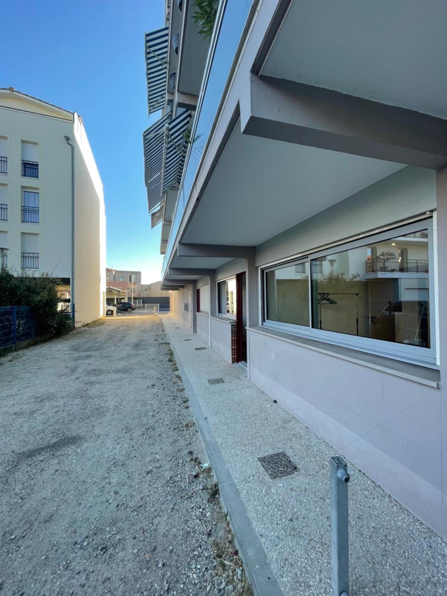 Appartement Ou Studio En Hyper Centre, Pour La Plage Et La Rue Pietonne Il Suffit De Traverser La Rue , Voir La Photo Principale Andernos-les-Bains Eksteriør bilde