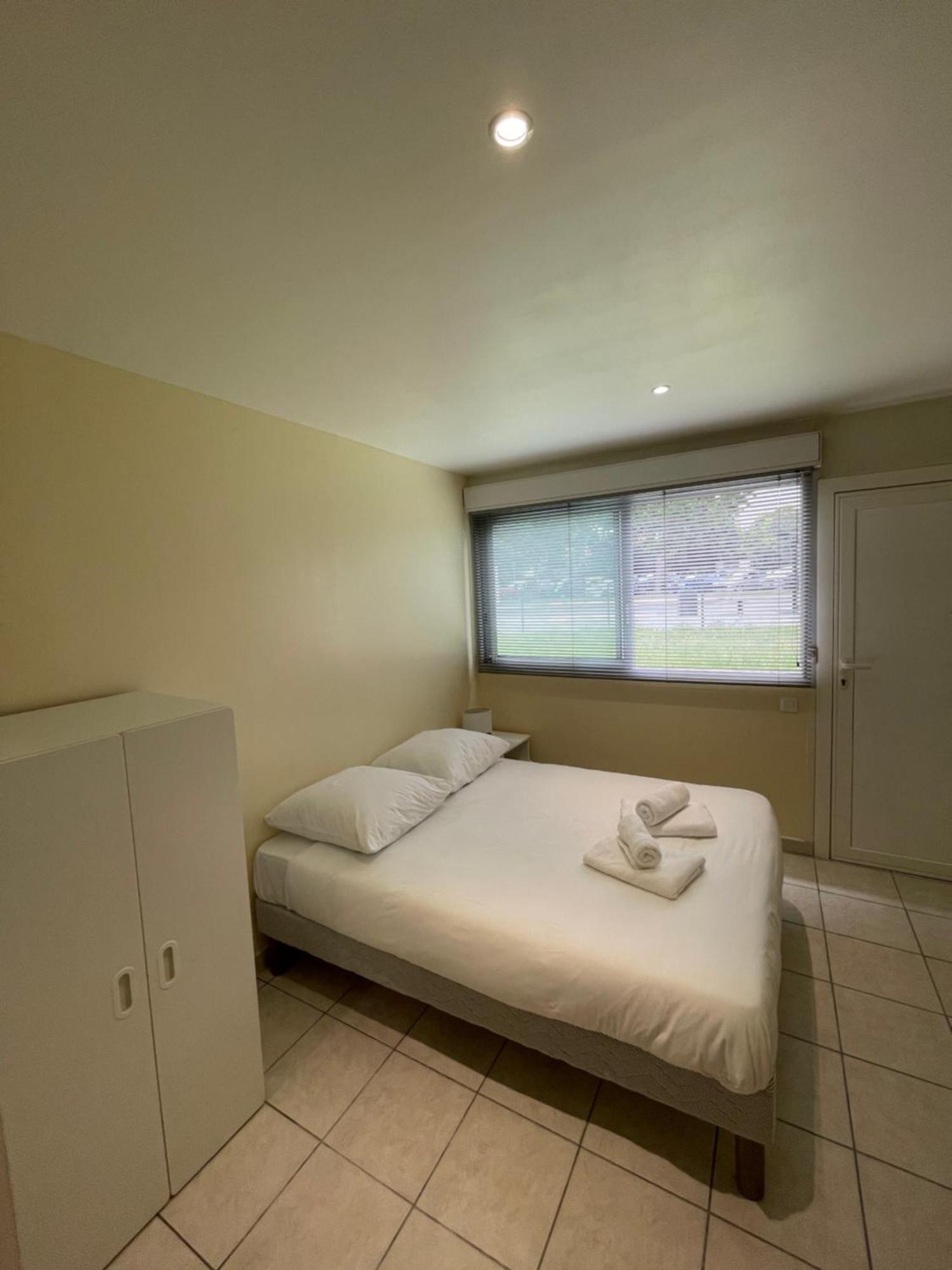 Appartement Ou Studio En Hyper Centre, Pour La Plage Et La Rue Pietonne Il Suffit De Traverser La Rue , Voir La Photo Principale Andernos-les-Bains Eksteriør bilde