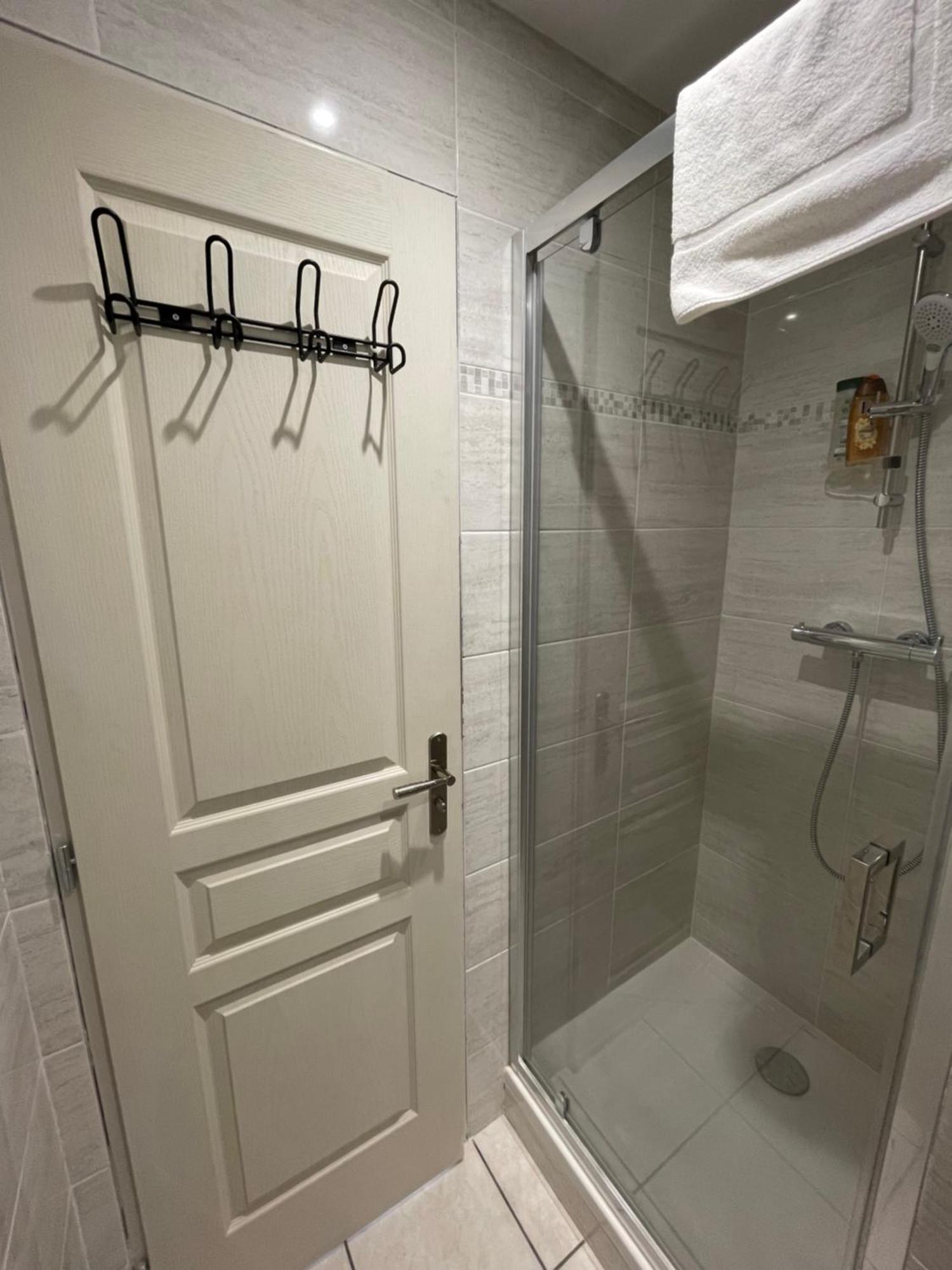 Appartement Ou Studio En Hyper Centre, Pour La Plage Et La Rue Pietonne Il Suffit De Traverser La Rue , Voir La Photo Principale Andernos-les-Bains Eksteriør bilde