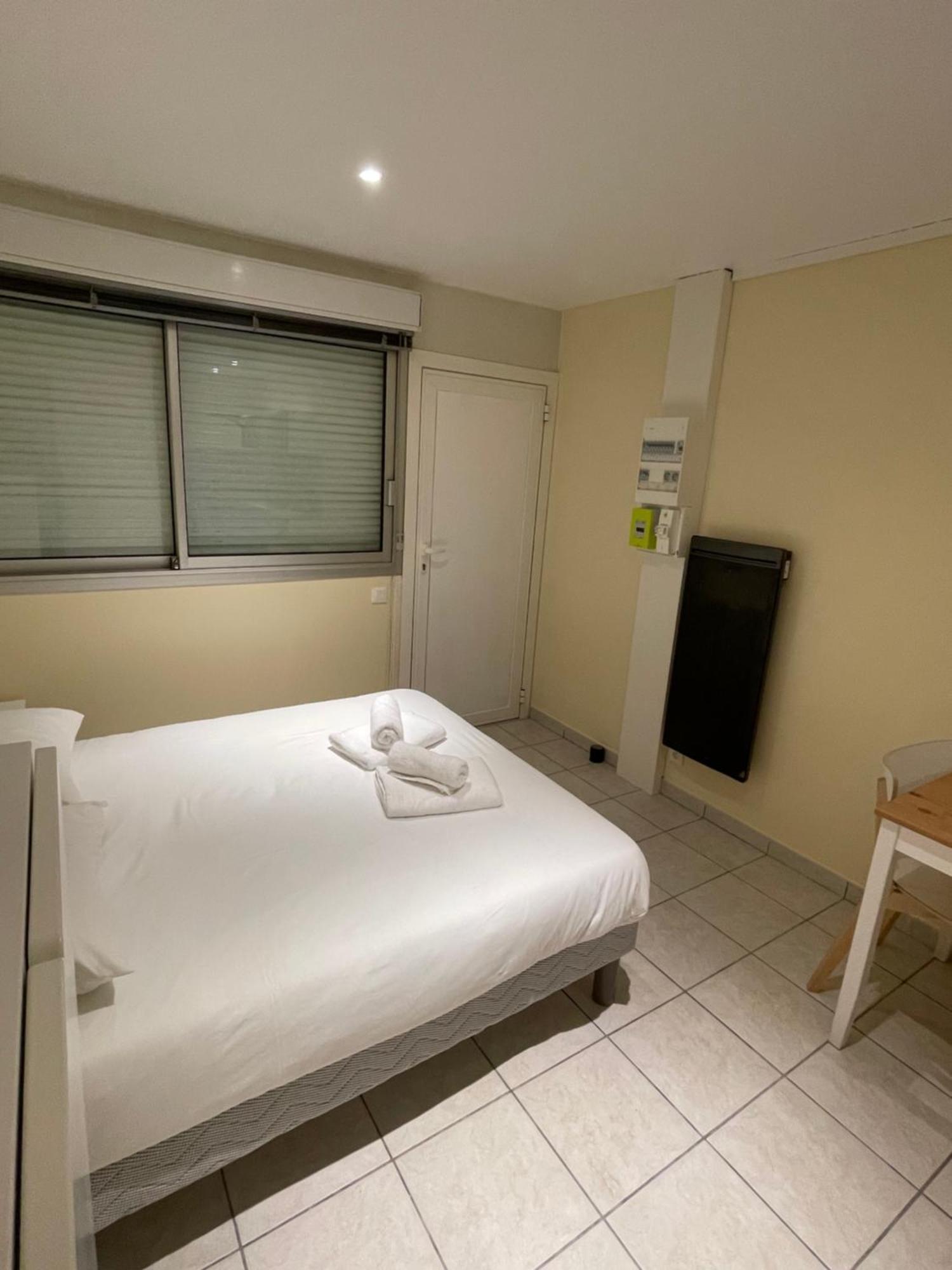 Appartement Ou Studio En Hyper Centre, Pour La Plage Et La Rue Pietonne Il Suffit De Traverser La Rue , Voir La Photo Principale Andernos-les-Bains Eksteriør bilde